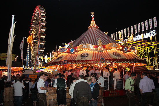 Hochreiter's Nostalgische Carousel Bar auf dem Oktoberfest 2009(&copy;Foto:MartiN Schmitz)